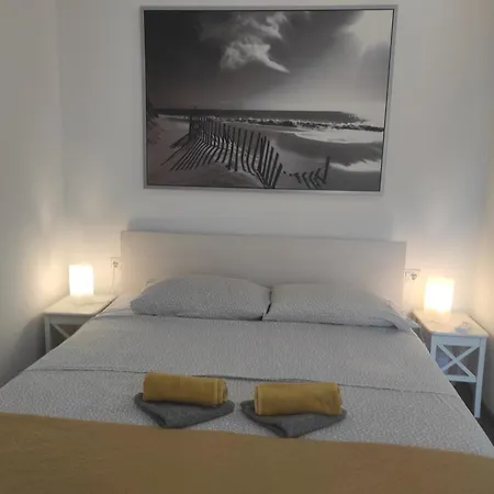Bedrooms With Extra Facilities Near Pula מלון Marčana