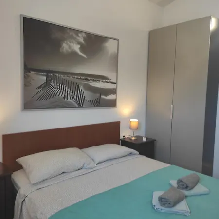 Bedrooms With Extra Facilities Near Pula فندق *